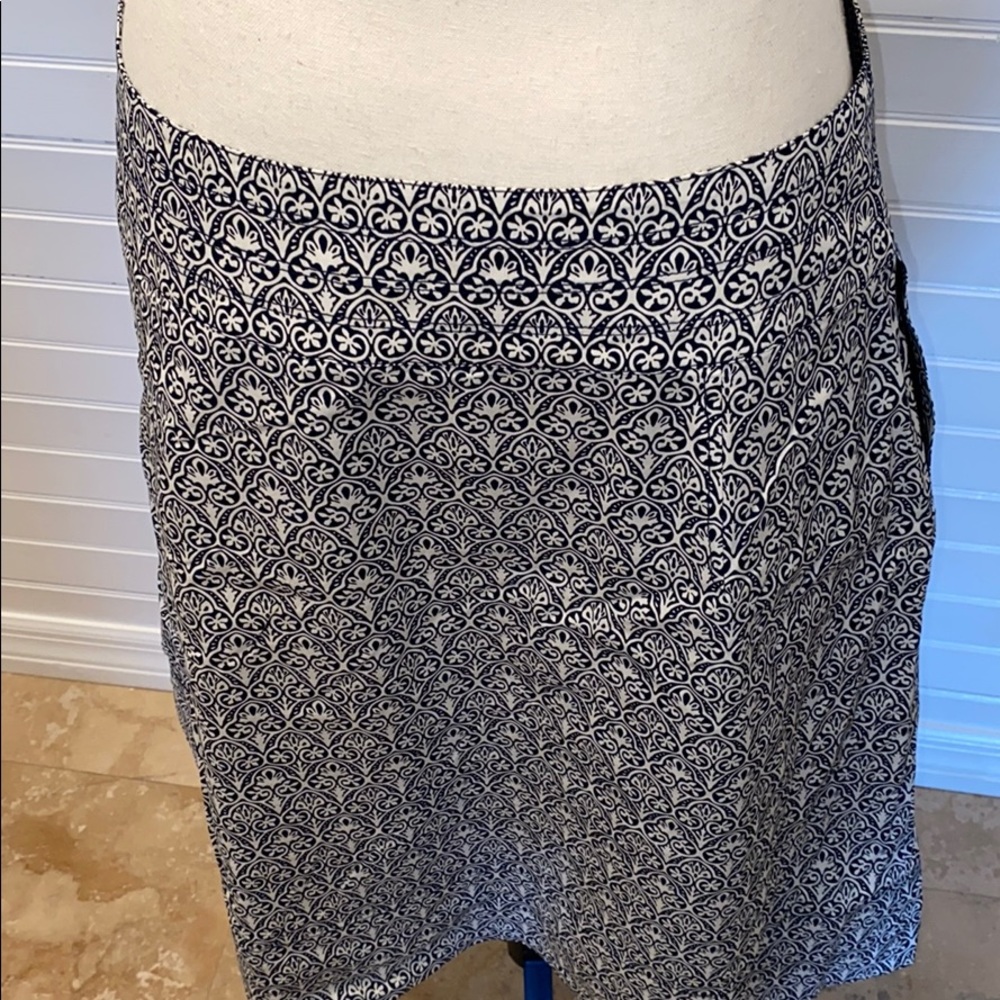 Tory Burch pleated navy and white  skirt 12 - Picture 7 of 14